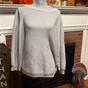 Cyrus Women's Light Gray Crew Neck Sweater